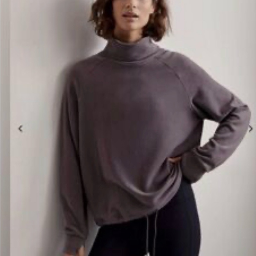 Varley women Taupe Portland pullover, excellent condition, size small